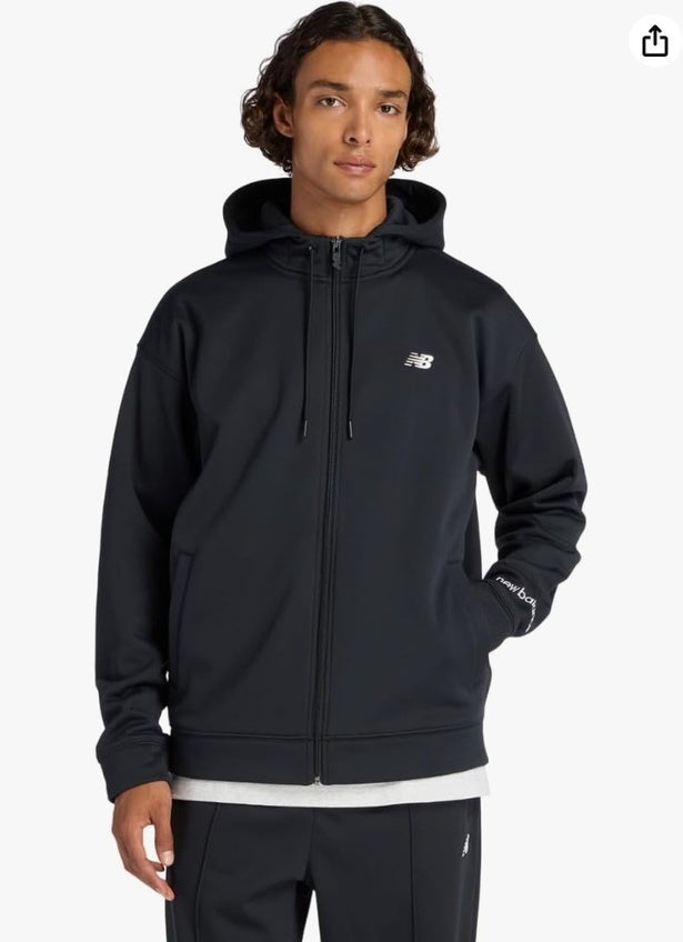 暖かさと快適さを日常に。裏起毛で心地よい【ニューバランス】のダブルニットフーディがAmazonに登場中‼