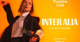 ナショナル・シアター・ライブ『インター・エイリア』12月26日（金）日本公開