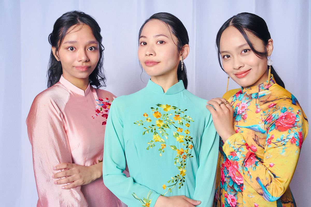 屋比久知奈×清水美依紗×ルミーナ インタビュー『ミス・サイゴン』3人のキムが届ける平和への祈り