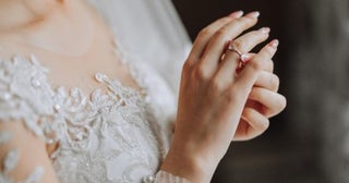娘の結婚費用「250万円」をタンス預金から“手渡し”で援助。「振り込みじゃないからバレない」と思っていたのですが、甘いでしょうか？