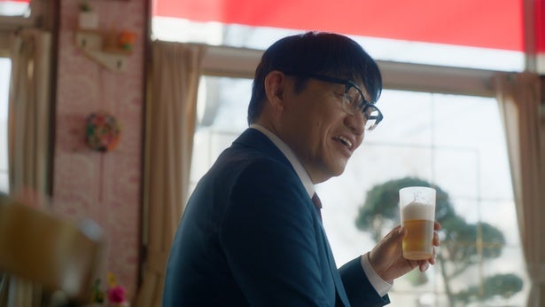ずん飯尾が“攻めのノンアルおじさん”に、堺雅人、上白石萌音、神木隆之介が登場する豪華新CM4種公開