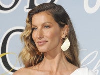 ジゼル・ブンチェン、44歳で授かった息子は「すばらしい贈り物」「自分の人生をどう生きるかは自分で決められる」