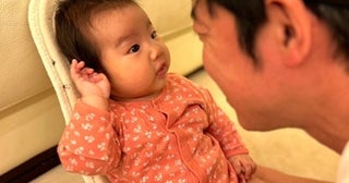  東貴博、生後２ヶ月の次女との顔出し父娘ショットを公開 