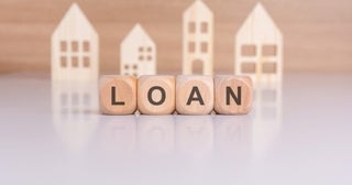 相続で取得した「2000万円」で、住宅ローンを一括返済したい！ 友人には「13年を過ぎてからのほうがいい」と言われたけど、その理由は？ 知っておきたい“メリット”について