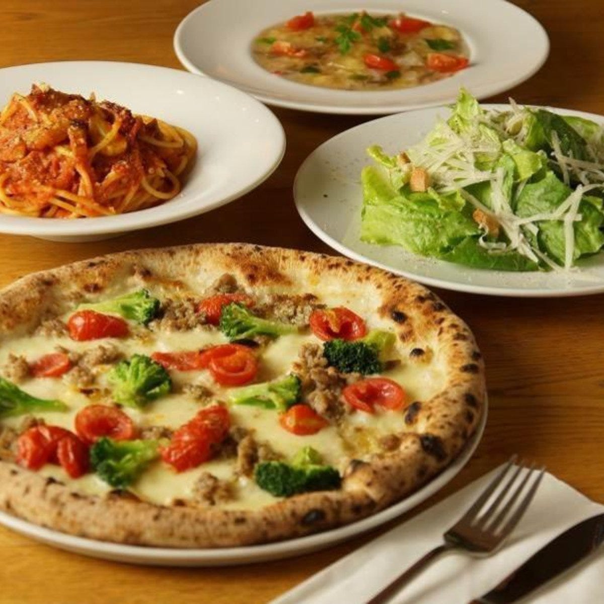 東京のおすすめピッツェリア4選でご褒美ランチ。本格的な薪窯で一気に焼き上げるアツアツのナポリピッツァに夢中！