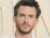 People誌「2025年最もセクシーな男性」はジョナサン・ベイリー！同性愛を公表する人物として初の受賞