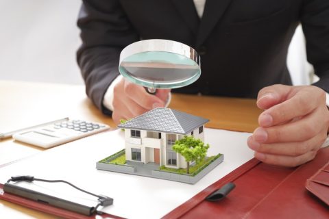 不動産会社から査定額として「2800万円」と言われましたが、別の会社では「2400万円」でした。高い査定を出した会社に任せれば、必ず高く売れるのでしょうか？