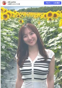 父親は元プロ野球選手・北海道の美人アナ26歳、癒ししかない“ひまわり”ショットに反響