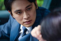 北村匠海が“怖すぎる”エリート警察官に！映画『シャドウワーク』新場面写真解禁