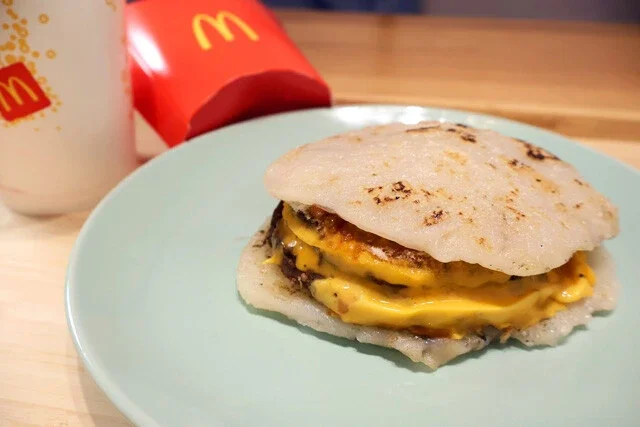 【もちもちサムライマック】バンズは餅！ 究極のもちもち食感を目指したカロリー系の次世代バーガー!!＜野島慎一郎のバカレシピ＞