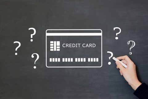30代・年収「500万円」の彼氏がクレジットカードの審査に落ちました…友人に「年収だけで決まるわけではない」と言われたのですが、何が原因なのでしょうか？