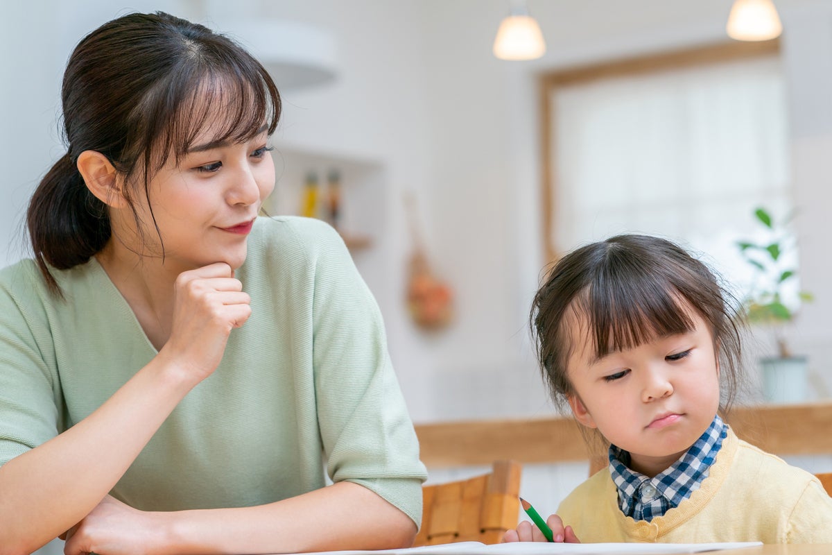 「小1の壁、今度は夏休みに来た」ワーママ4割が働き方見直しを検討…働くママたちの乗り切り方とは
