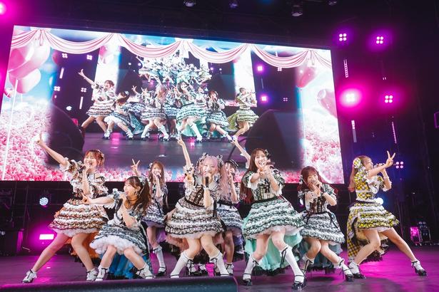 ＝LOVE、ロッキンで全10曲の圧巻ステージ大ヒット「とくべチュ、して」で大盛況のフィナーレ