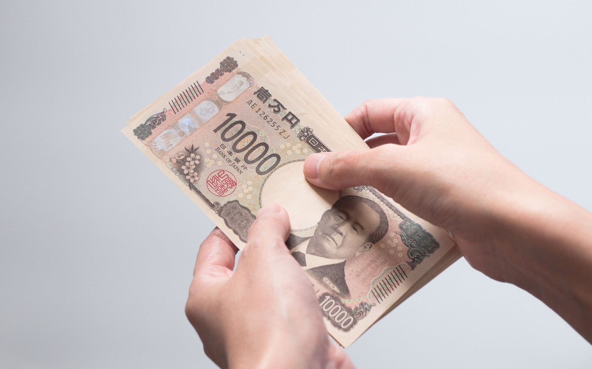 通帳残高を見て衝撃を受けた息子！ 夫婦の会話に乱入し…「お金ないならオレが買ってあげようか？」