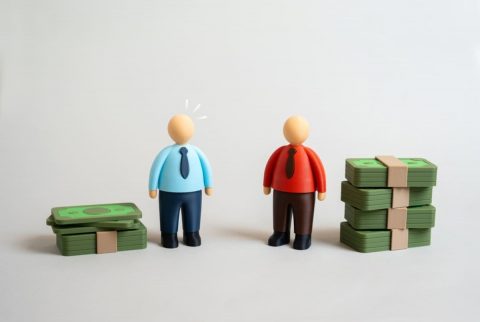 4月から“課長”に昇進！ 基本給が「35万→38万円」に上がりましたが“残業代”が出ないので、前よりも「手取り減」に…妻は「管理職なんて損」と言いますが、年収が上がったなら良いですよね？