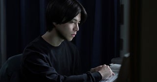 タイピング未経験の重岡大毅が渾身のキー入力を披露！ 「5秒で完全犯罪を生成する方法」メイキング映像公開