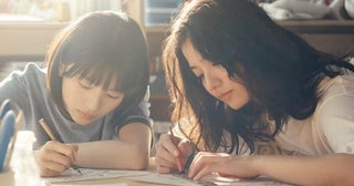 是枝裕和監督、実写版「ルックバック」主人公たちの漫画に捧げた時間を切り取った＜漫画制作シーン＞本編映像