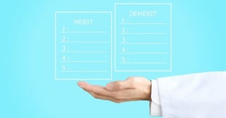 退職後の保険どうする？ 「国民健康保険に加入する」or「会社の健康保険を継続する」or「家族の扶養に入る」それぞれのメリット・デメリットを解説！
