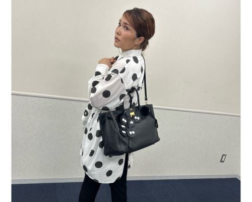  平野ノラ、林真理子氏の金言で購入した黒バーキンを大胆アレンジ 