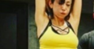 中島史恵58歳、トレーニングウェア姿の過去ショット披露「写真集の撮影前にパーソナルストレッチしていただいた時の」