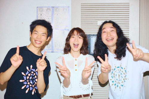  のん、かが屋の単独ライブ大満喫＆弾ける笑顔３ショット公開 