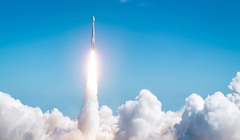宇宙開発にはなぜ巨額のお金がかかる？ ロケット1回の打ち上げ費用と、そのお金を負担する人とは