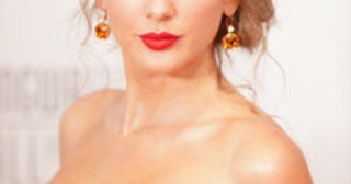 テイラー・スウィフトが選んだウェディングドレスは「まさにテイラー」な一着ディオール特製