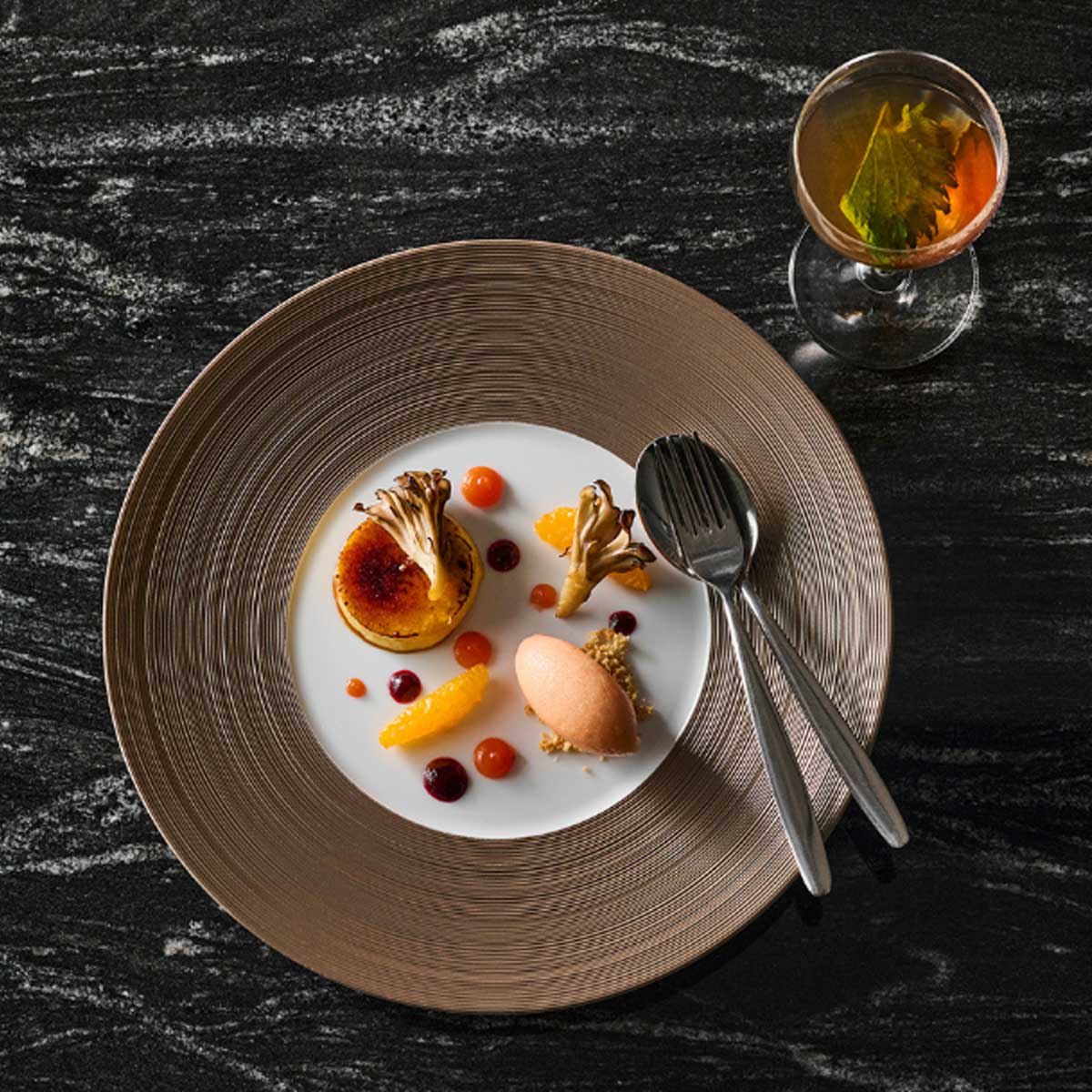 コンラッド大阪にデザートバー「mudae.（ムデ）by Justin Lee」がオープン。意外性に満ちたスイーツをコース仕立てで