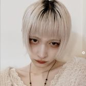 父親は「伝説のロックスター！」美しすぎる2世息子にSNSが騒然。24歳モデルの“色気と歌声”に感じる才能