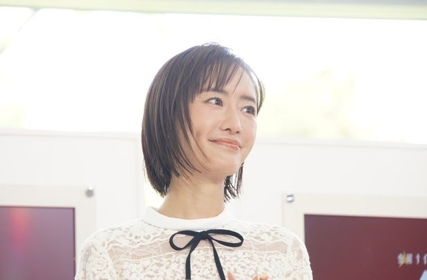 松本まりか＆佐藤大空、テントでの密着ハグショットに「本当の親子のよう」「笑顔も似てる」の声＜元科捜研の主婦＞