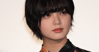 《彫師が解説》平手友梨奈“チラ見えデザイン”は世界的ブーム…あいみょん、長濱ねるでも話題になった「コケットタトゥー」とは？