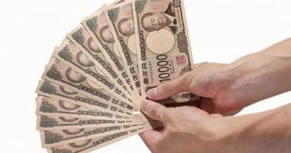 もしお金が支給されるとしたら…「1ヶ月に1万円ずつもらえるのが12ヶ月続く」or「1年待ったら12万円まとめてもらえる」どっちがいい？ 投票結果を発表！