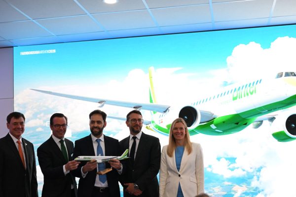 ビンター、エンブラエルE195-E2型機5機を追加発注