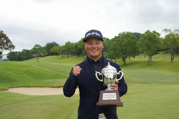 高校生プロ・加藤金次郎がACNツアー初優勝16歳44日の史上最年少記録樹立