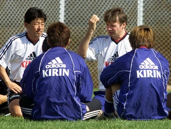 【サッカー日本代表ベストゲーム】「中村俊輔と小野伸二を一緒にプレーさせた。私のベストゲームのひとつ」。トルシエは日本での始動となる２試合で能力を証明した