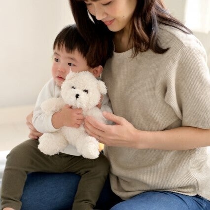 「孫に買ったんだけど……」妊婦と夫が電車で隣り合わせた、見知らぬおじいさんが取り出したものは？