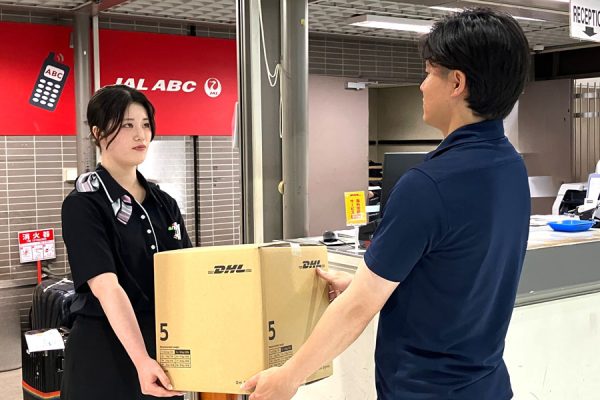 JALABCとDHLジャパン、成田空港から海外へ荷物発送サービス