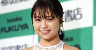 たゆんだ胸元のセンターラインが丸見え…大原優乃、ほろ酔いキャミ姿の色気漏れすぎショットに「女神ー！」の声