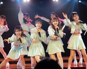 AKB48、歌で繫ぐ20周年の先へ。新公演「夢のポップスター」で見せた東京ドームへの思い