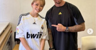 W杯で話題呼んだ美女サポーター、憧れ続けた“レアルレジェンド”と対面に感動