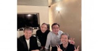 吉田羊、三浦友和らと“全員集合”ショット「写真撮ってるのが彼かな」と予想する声も