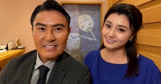 市川右團次、藤原紀香と“筋子”握りに大喜び「濃厚で大好き」小肌と新子の食べ比べにも感動＜今宵、町寿司で＞