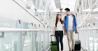 婚約者から「新婚旅行にハワイへ行く代わり、結婚式はなし」と提案が！ 新婚旅行ってそんなに高いもの？「新婚旅行・結婚式」どっちもかなえるのは贅沢すぎますか？