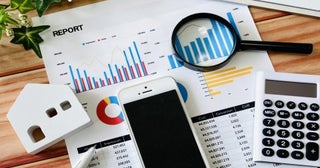 父の死後「葬式代だから大丈夫」と、口座から“100万円”引き出した母。「口座凍結されるから」とのことですが、相続前なのに問題ないでしょうか？ 引き出し時に“注意が必要なポイント”とは