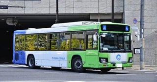 人材不足が叫ばれている「バスの運転手」は“年収460万円程度”って本当⁉ 大勢の命を預かる大切なお仕事、「待遇改善」が進められている？