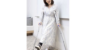 「足がぶらんぶらんに」松本明子が語る還暦直前の大骨折…ボルト12本の壮絶手術に夫の“全裸介助”も