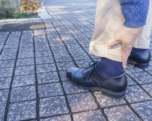 「足に合う靴」を選んでいるつもりが、実は体を壊しているかも？あなたの靴選びは大丈夫？