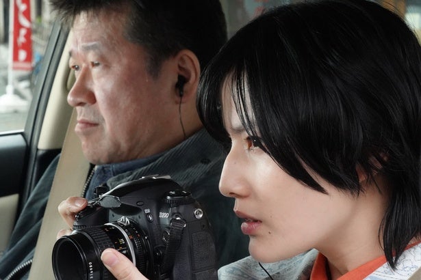 佐藤二朗“誠”＆橋本愛“明日香”らが中華料理店で張り込み捜査笑いから一転、衝撃のラストに視聴者悲鳴＜夫婦別姓刑事＞