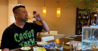 ケンドーコバヤシ、旬な食材を使った絶品料理と店主との軽快なトークに上機嫌＜ケンコバのほろ酔いビジホ泊 全国版＞