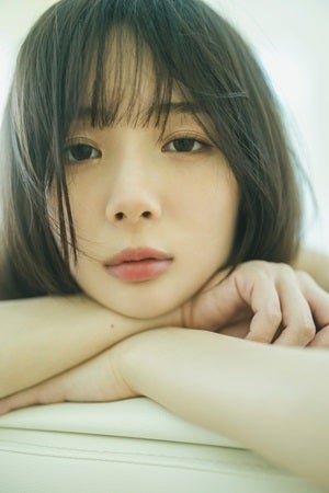  岡田紗佳、役満ボディで魅了！５年ぶりメモリアル写真集 